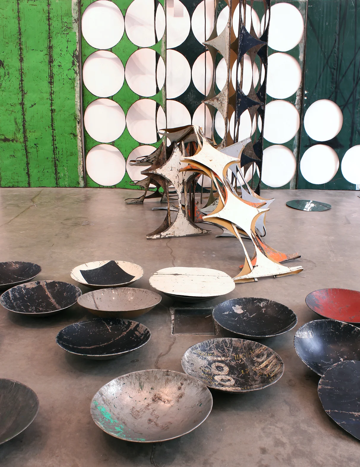 Sheela Gowda; What Yet Remains, 2017 (dettaglio). Courtesy dell’artista e Ikon Gallery, Birmingham. Foto: Stuart Whipps