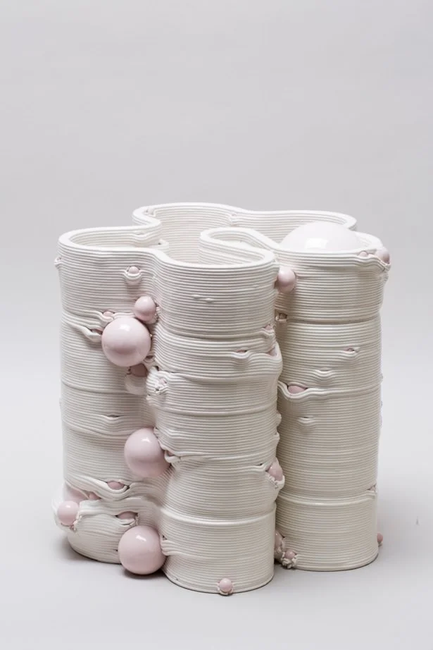 Andrea Salvatori, in collaborazione con WASP, Composizione 40100#08 ( Sarabanda ), ceramica, 2019, h 38 40 x 40 cm