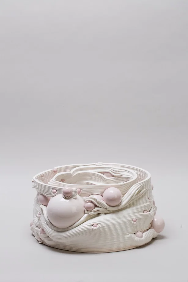 Andrea Salvatori, in collaborazione con WASP, Composizione 40100#04 ( Discanto ), ceramica, 2019, h 20 42 x 42 cm