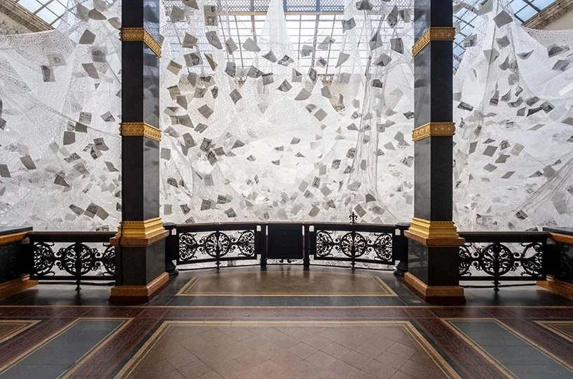 Chiharu Shiota, Beyond Memory, Gropius Bau. Image by Mathias Völzke, courtesy of die künstlerin & VG bild-kunst, bonn 2019