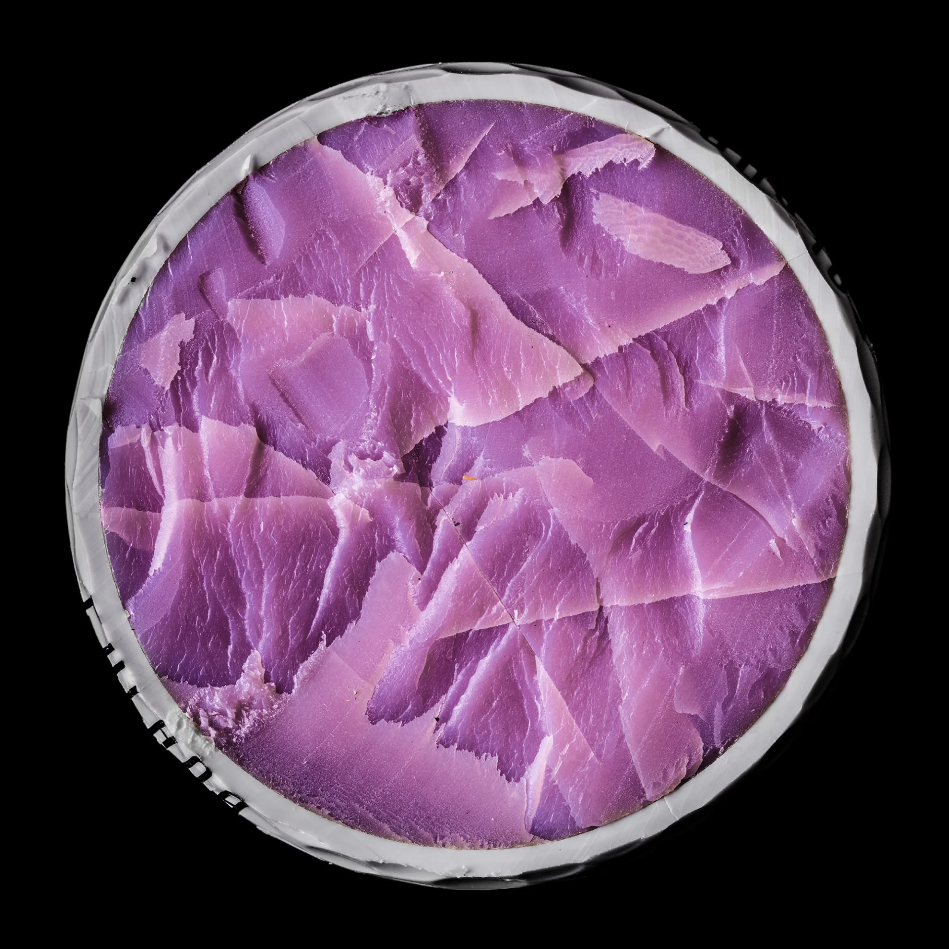 Le sezioni di palline da golf fotografate da James Friedman rivelano colori vivaci e tessiture sempre diverse