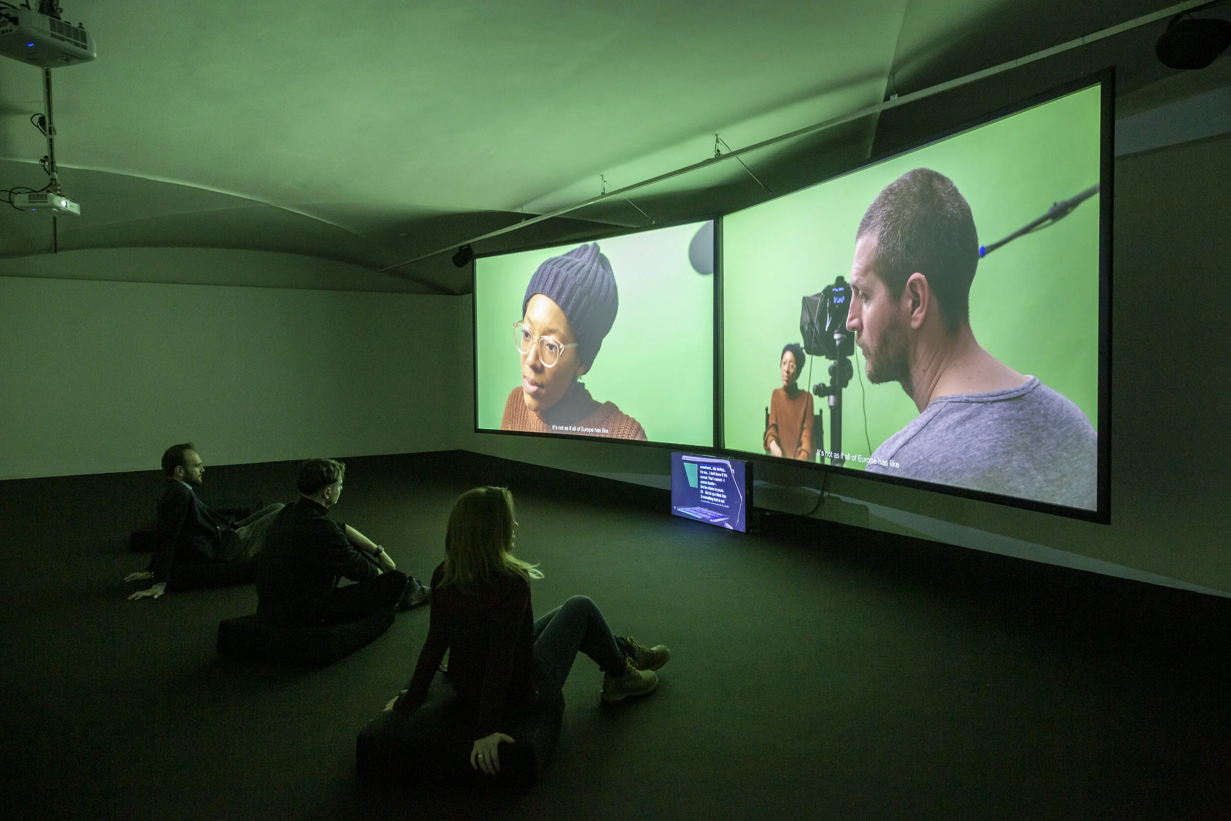 Miguel Azuaga (1988, Spagna; vive e lavora in Germania) Installation view, KATHARSIS, 2019, 24’37’’. Video installazione a tre canali. Courtesy l’artista ph. Federica Di Giovanni