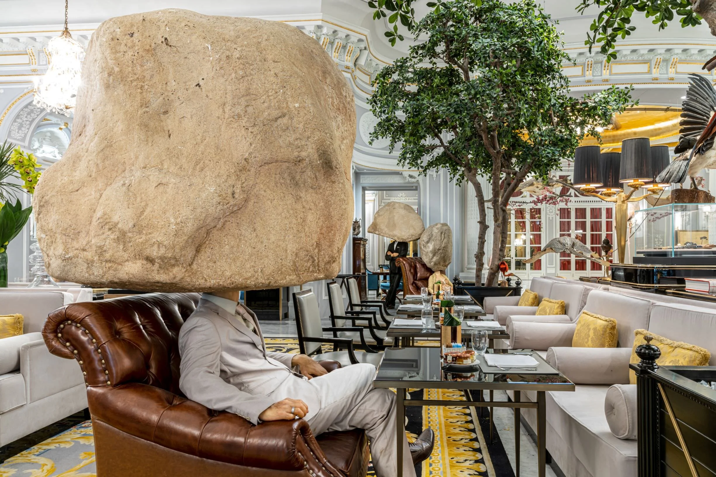 Teenager Teenager , 2011, simulation di scultura, sofa, simulazione di pietra. Courtesy: the artist and GALLERIA CONTINUA . Photo by: Ela Bialkowska, OKNO Studio