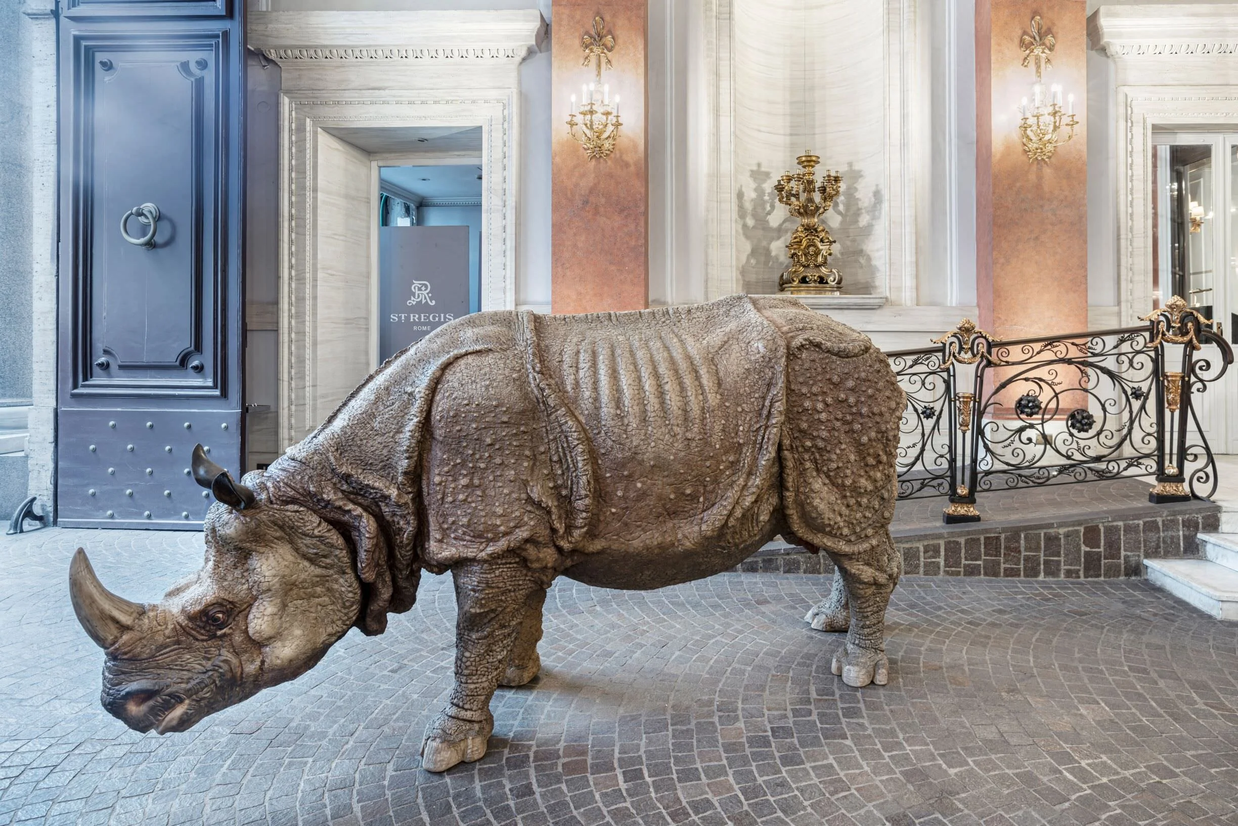 I Didn’t Notice What I am Doing , 2012, sculture in fibra di vetro: scultura di rinoceronte 300 x 160 x 120 cm. Courtesy: the artist and GALLERIA CONTINUA . Photo by: Ela Bialkowska, OKNO Studio