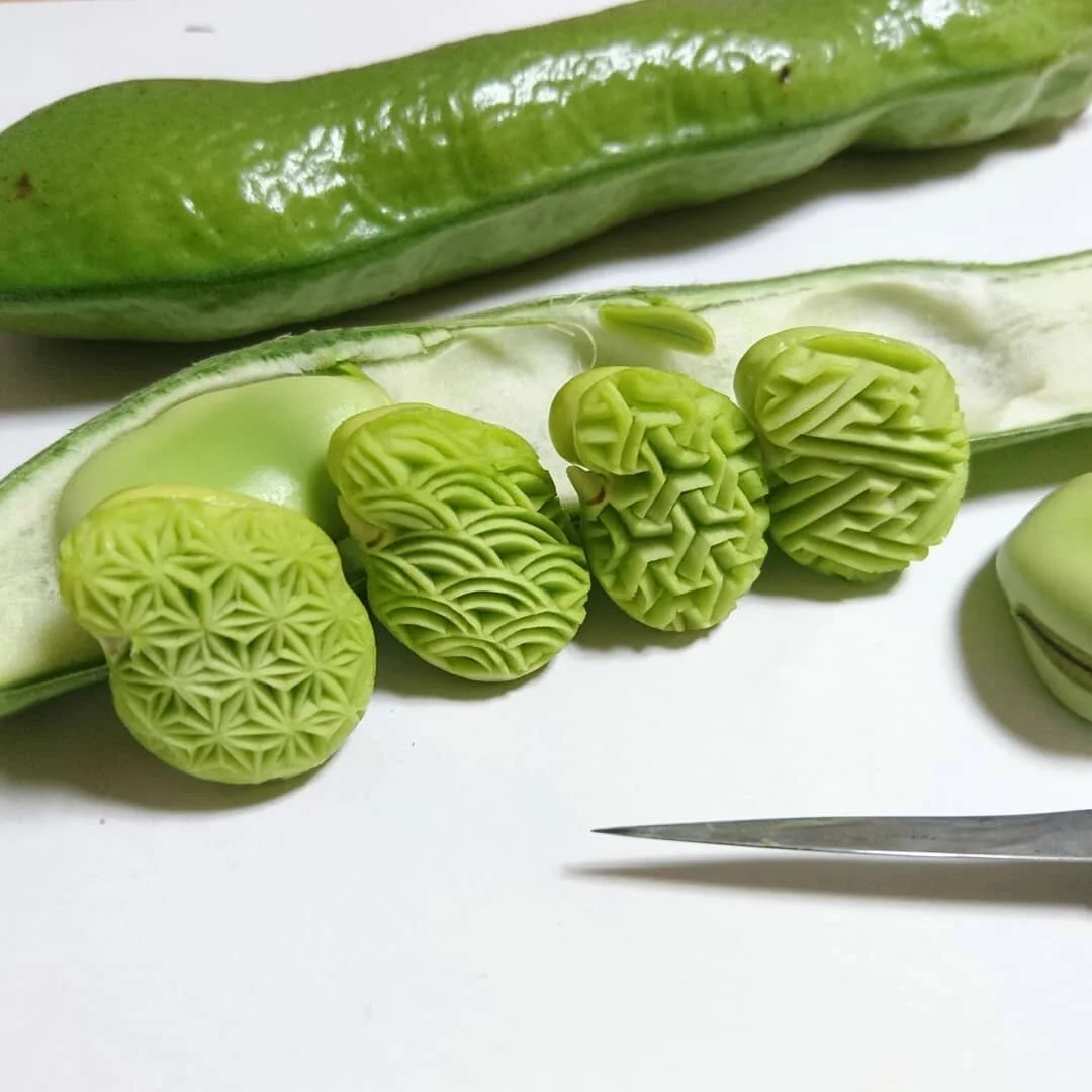 Le golose geometrie di Takehiro Kishimoto che intaglia frutta e verdura con l'arte  del Mukimono