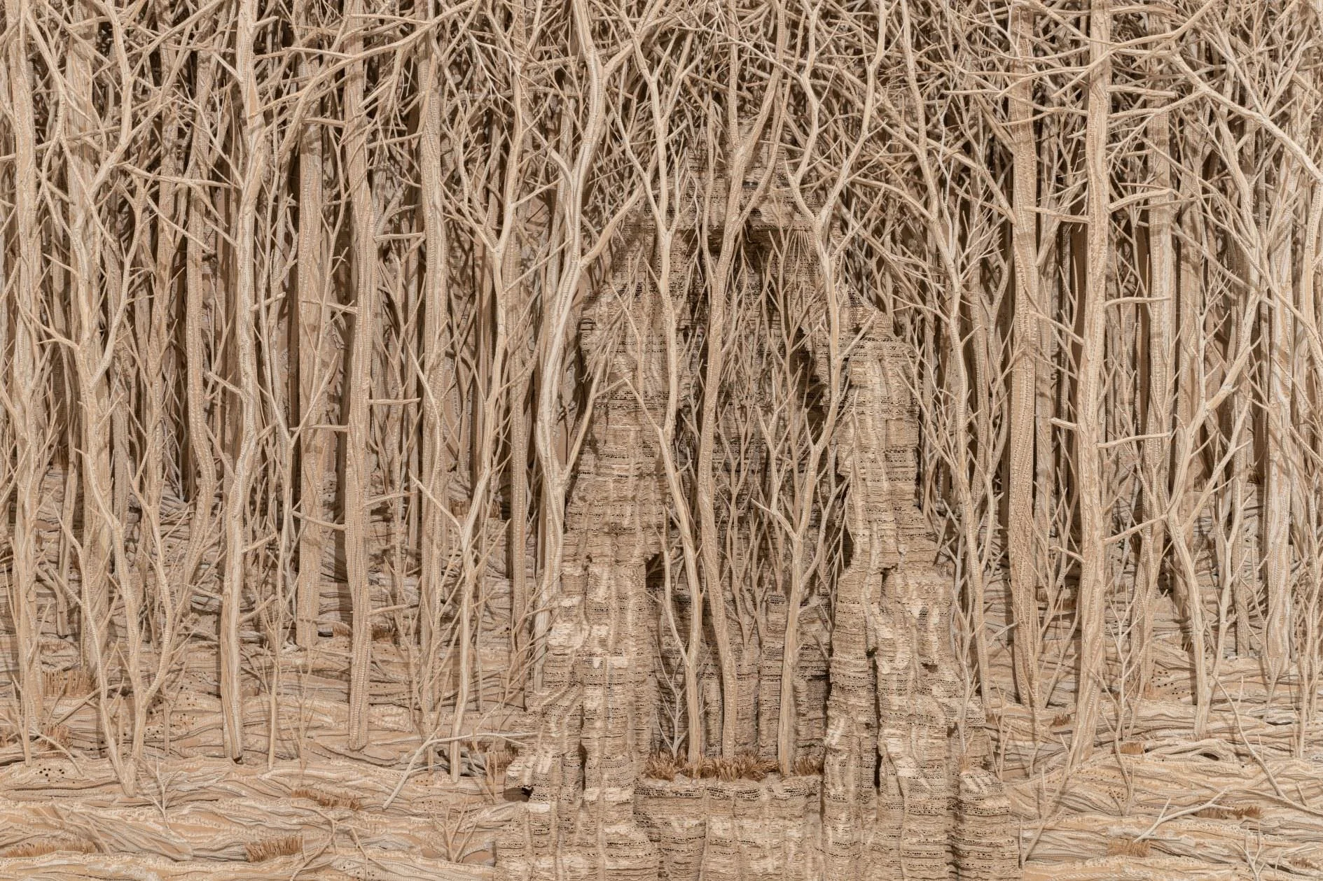 Tra genuinità e artificio le intricate foreste e i romantici giardini in cartone ondulato di Eva Jospin