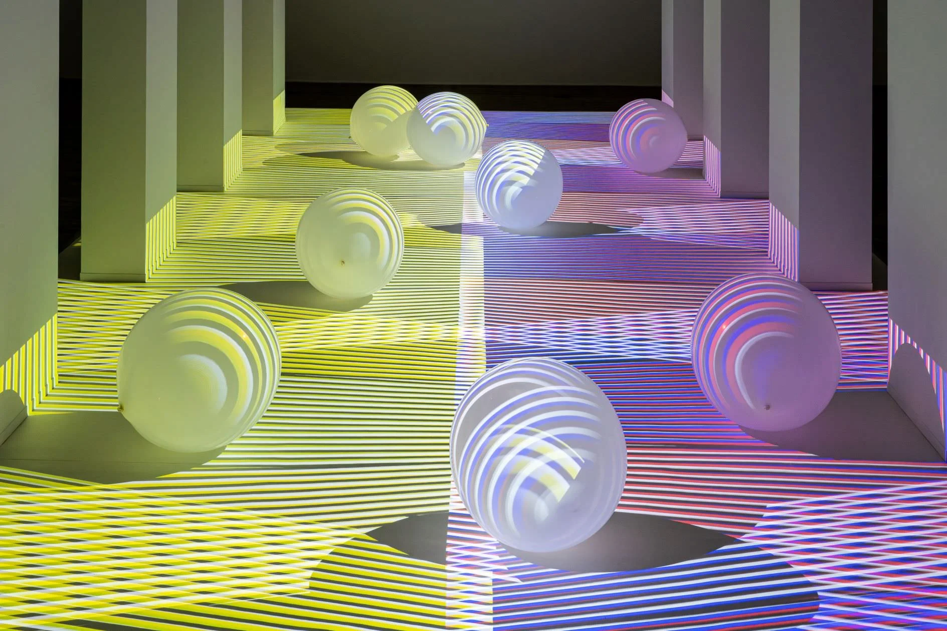 “L’Euforia del colore” di Carlos Cruz-Diez. A San Gimignano una grande mostra del pioniere della Op Art