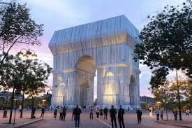 L’Arc de Triomphe, Wrapped: trasformato da Christo in un monumento alla Libertà l'Arco ieri è tornato quello di sempre