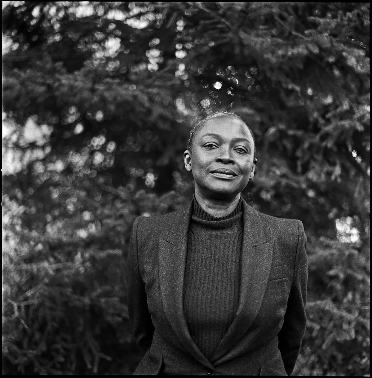 ll mondo dell’arte è in lutto per la morte di Koyo Kouoh mentre la Biennale di Venezia sta per prendere decisioni difficili