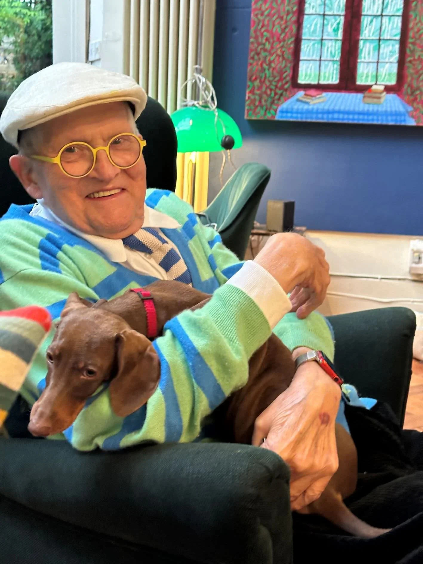 E' morto a 88 anni il grande David Hockney. Passando per la Pop art ha rivisitato intere pagine di storia dell'arte senza mai smettere di amare la vita e la pittura