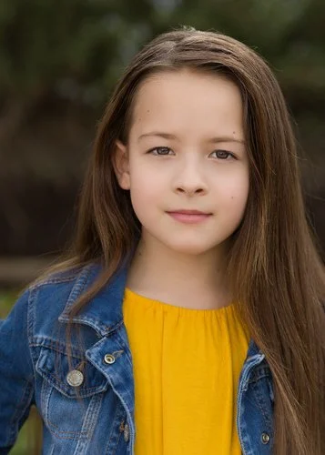 Faye Headshot-22.jpg