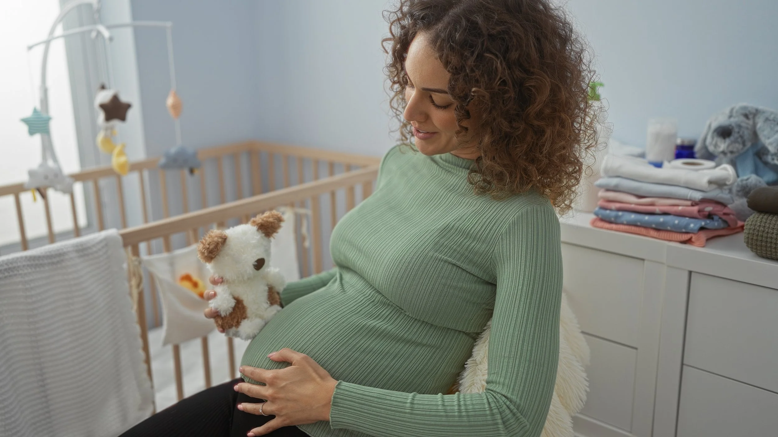 Gentle Ways to Emotionally Prepare for Early Motherhood