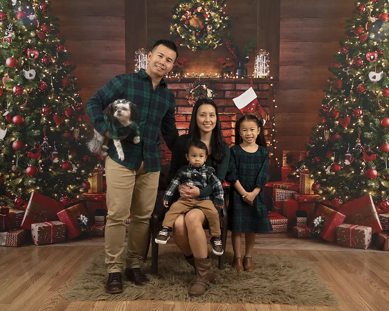 What to Wear for Holiday Family Photos