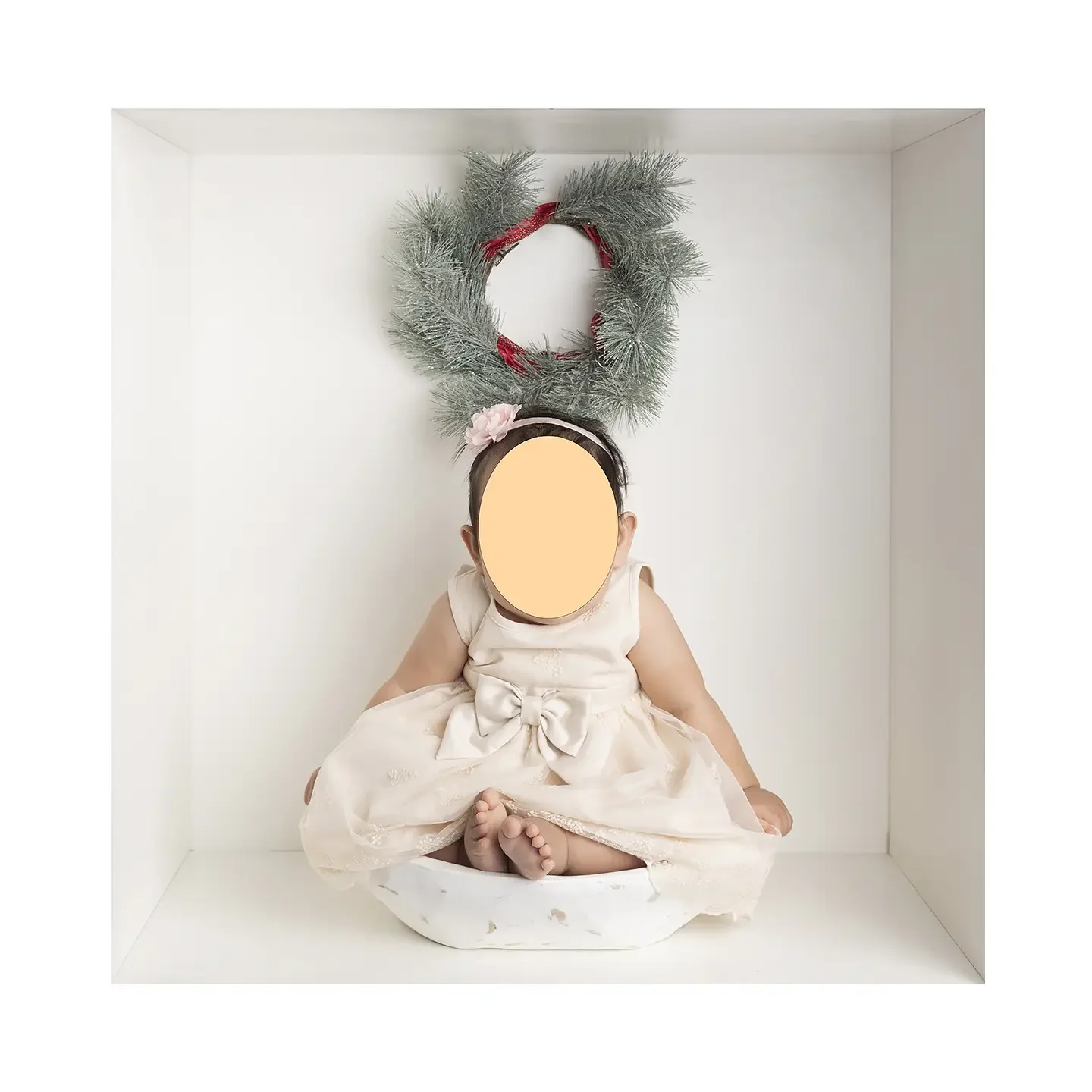 What Should My Baby Wear for First Christmas Photos?