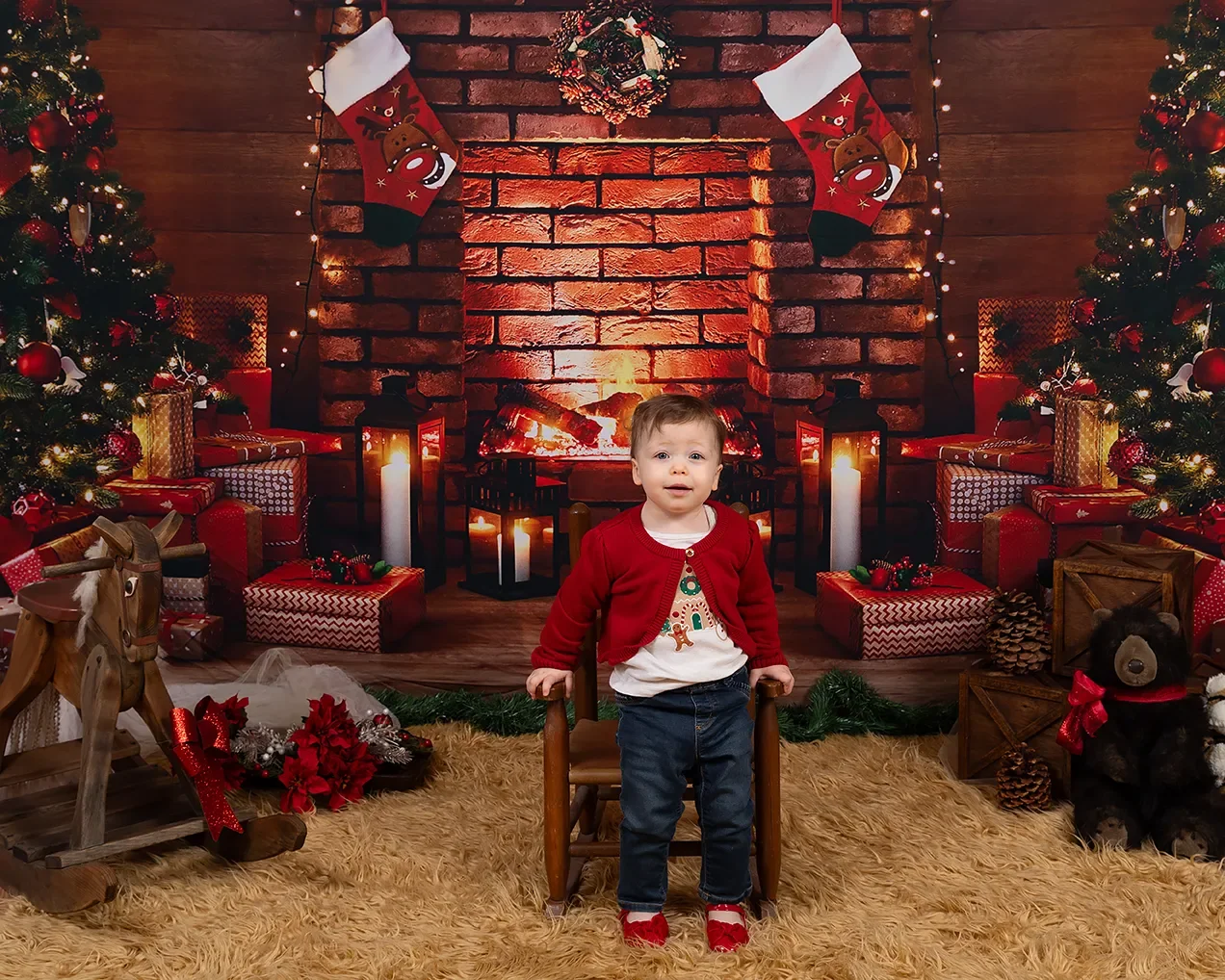 aby's First Christmas Photography in a Cozy Holiday Studio