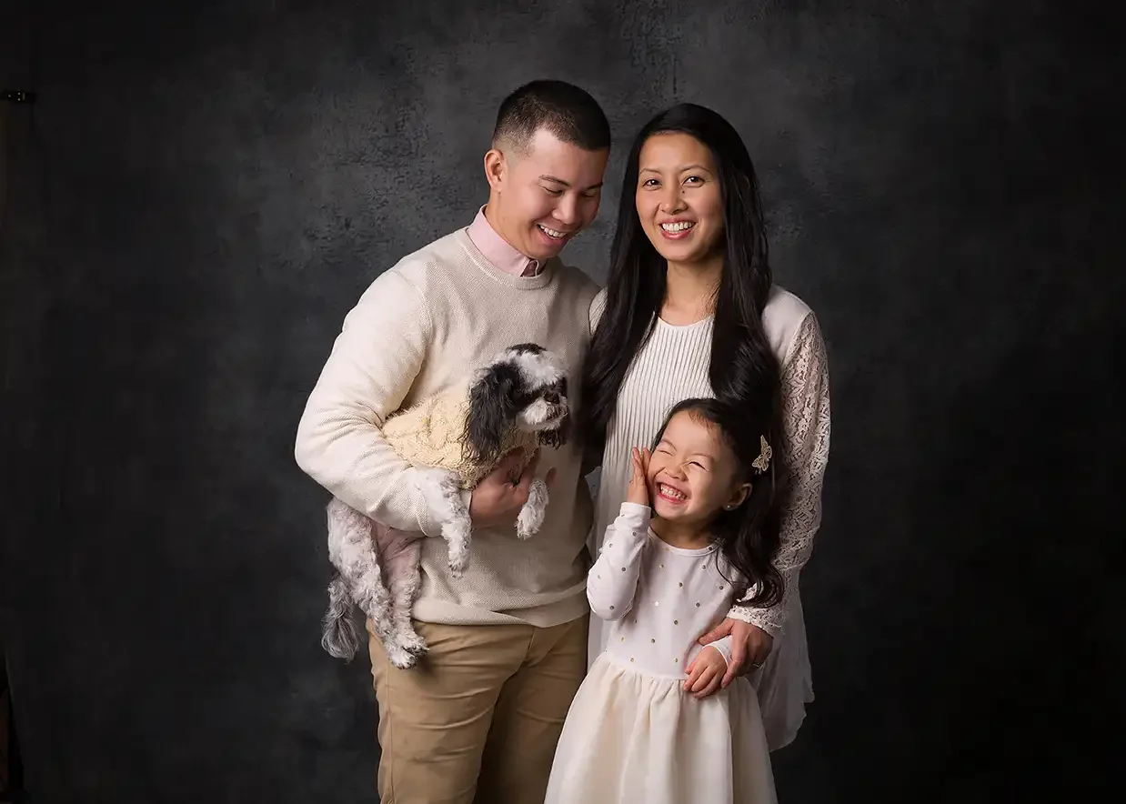 What Happens During a Holiday Photo Session?