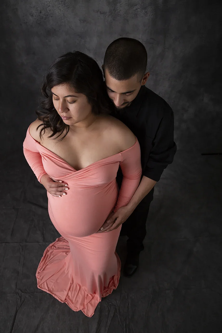 Should My Partner Be in My Maternity Photos?