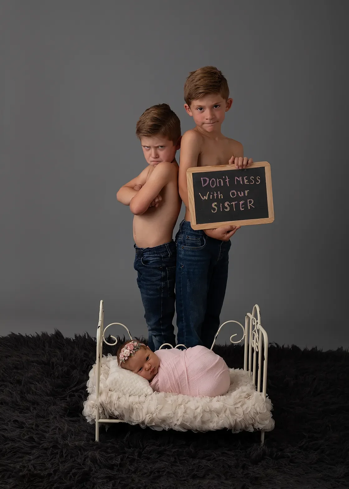 Newborn Photos With Older Siblings | Los Angeles Newborn Photography