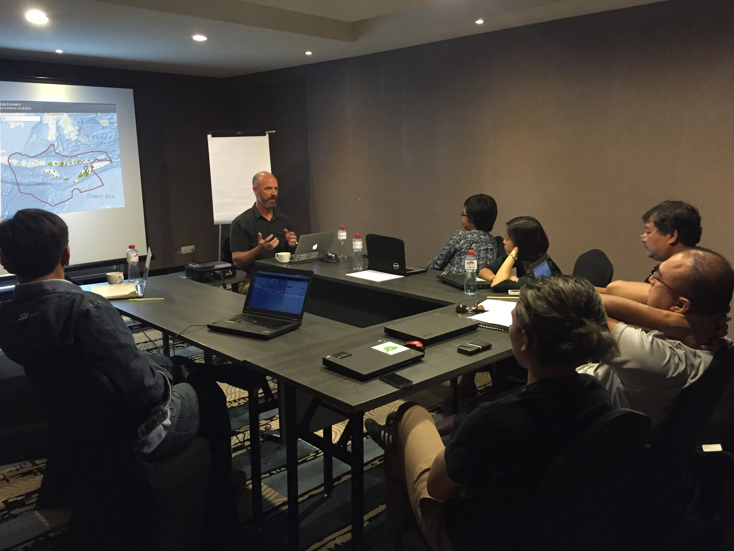 Will McClintock helps a group envision how SeaSketch may be used to facilitate MSP in Indonesia. 