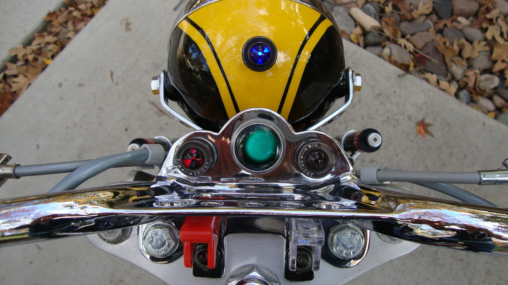  Vintage panel lights with dimmable screens from 1940’s aircraft. Everything is LED updated, there are ground effects, and no battery. The flip-top switches are for ignition ground effects. 