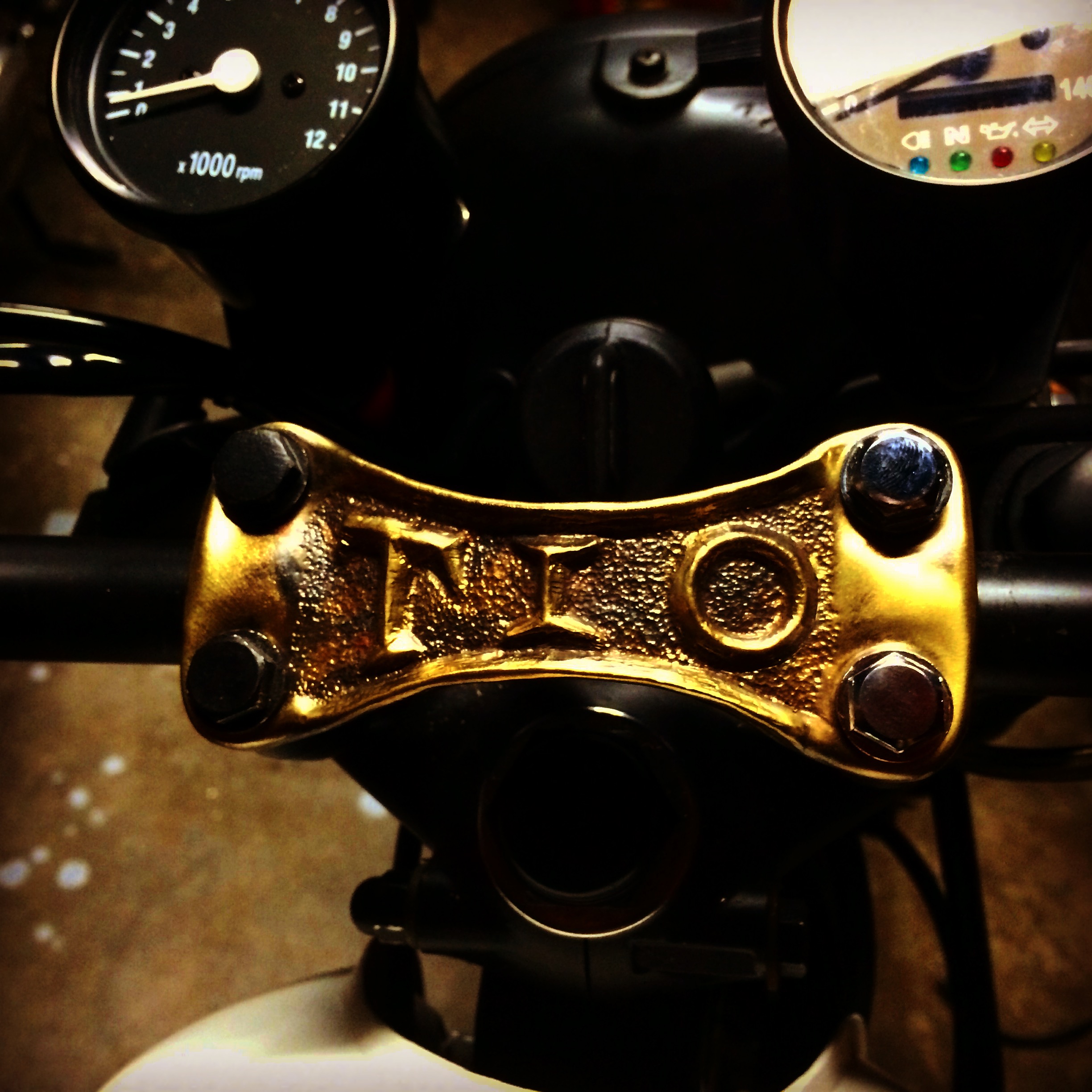 A special dedication yoke was made using a technique called Shitame Repousee. Thin 22 gauge brass was worked in a bowl filled with pitch, using a small hammer and handmade punches.