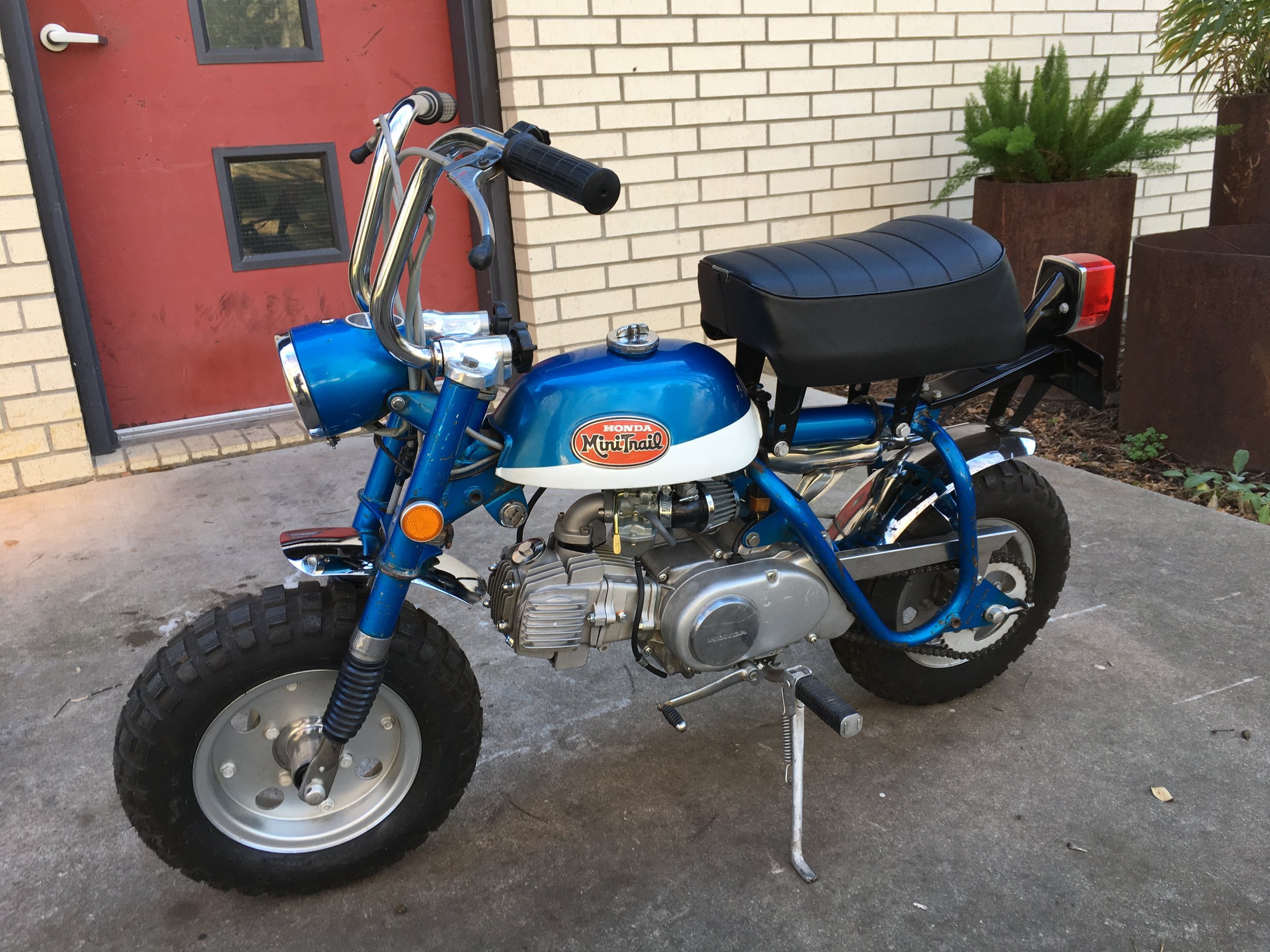  A new seat cover, Bridgestone tires, new cables, fenders, fresh cadmium plated hardware, and a repainted tank were some of the restoration done besides the engine work. 