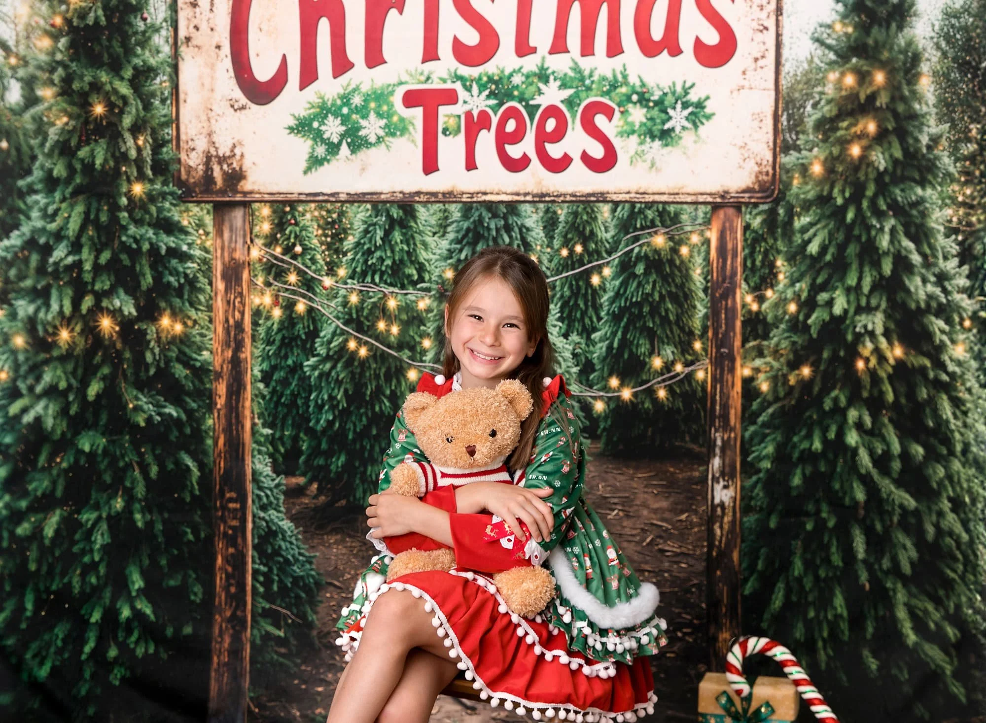 2026-02-001-holiday-mini-session-elementary-girl.jpg