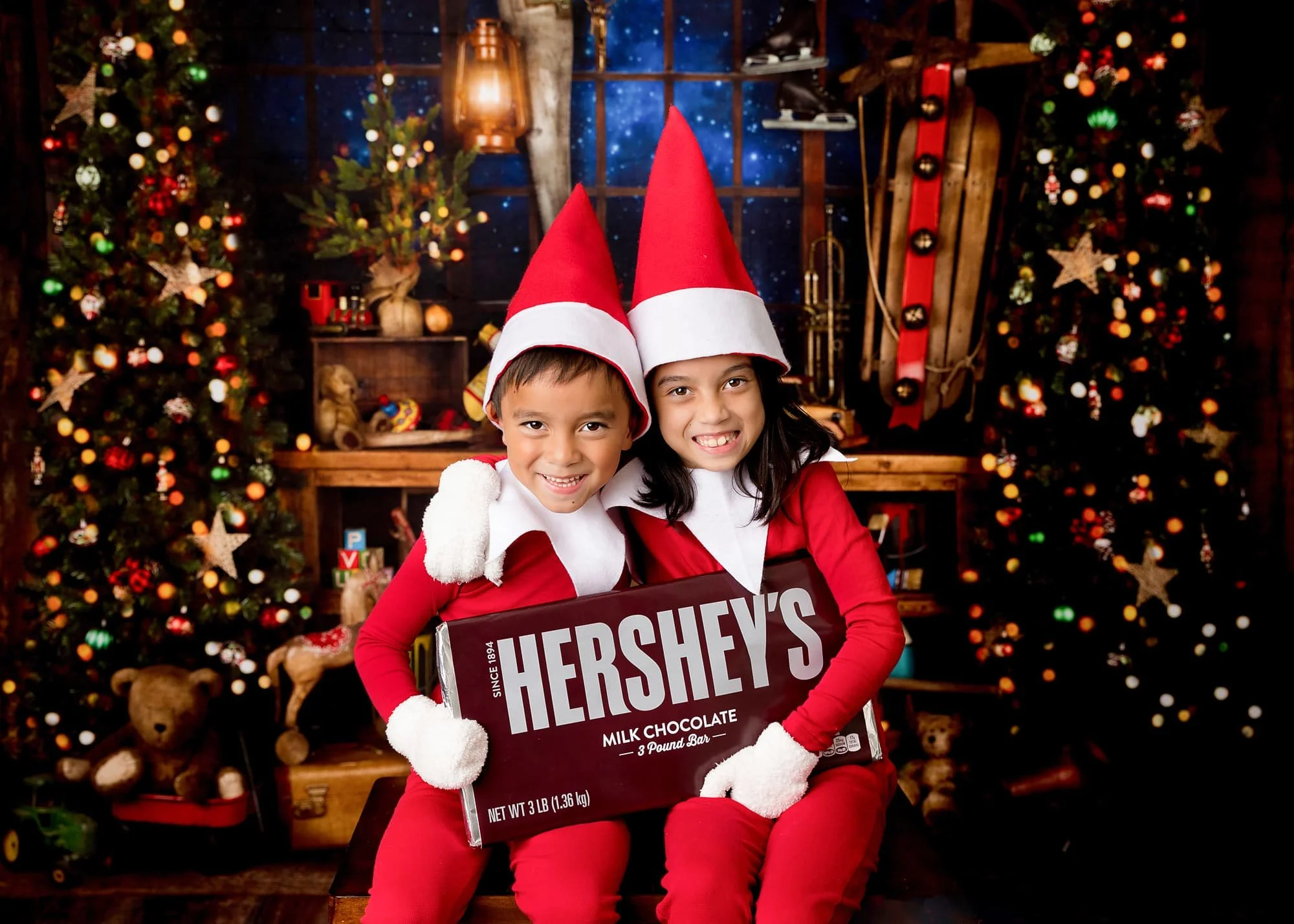 2022-004-holiday-mini-session-siblings-boy-girl.jpg