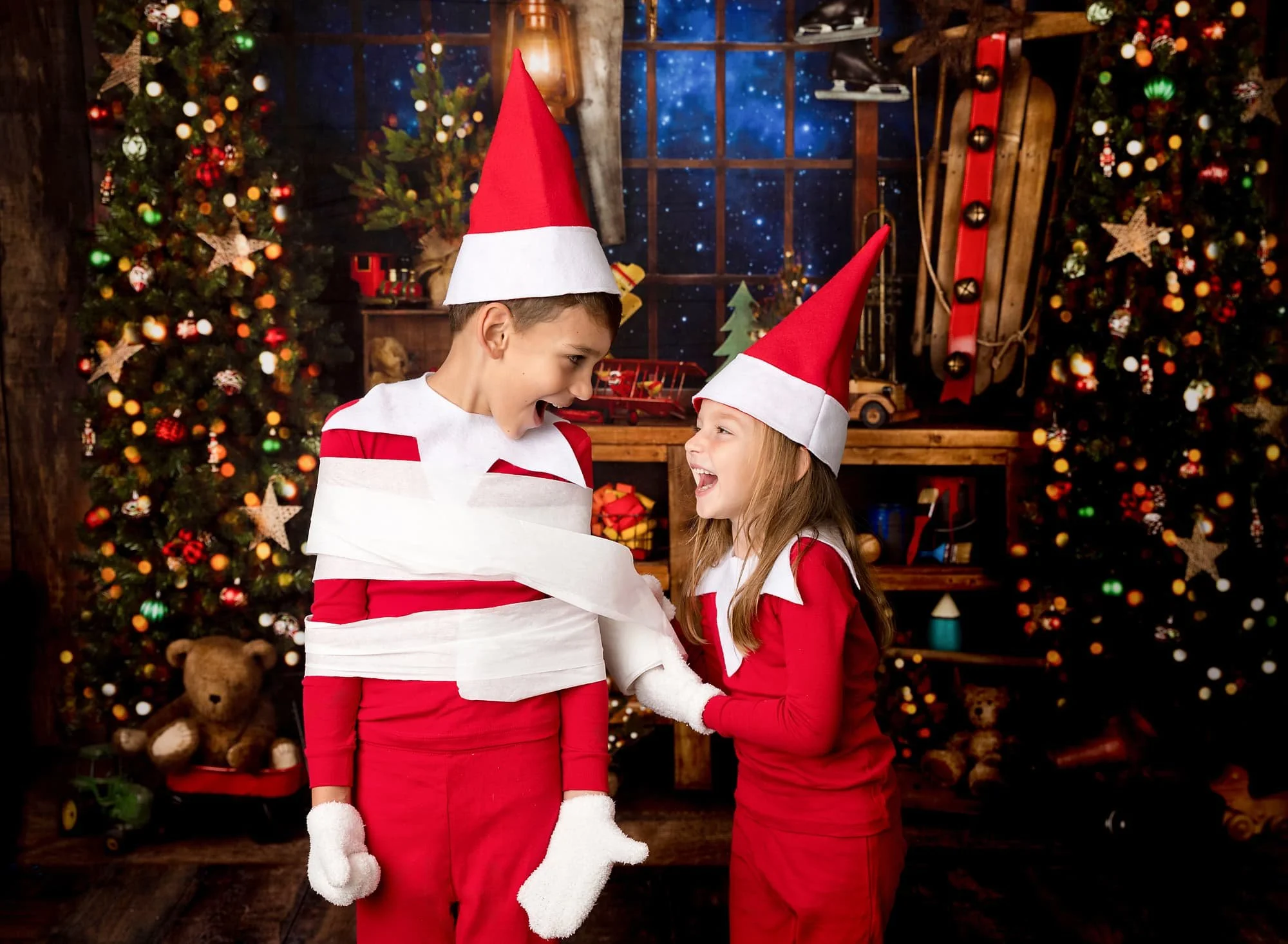 2022-006-holiday-mini-session-siblings.jpg