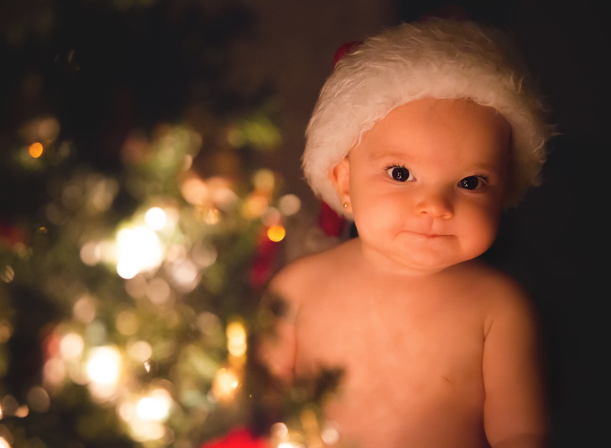 2016-01-holiday-mini-session-lights-baby.jpg