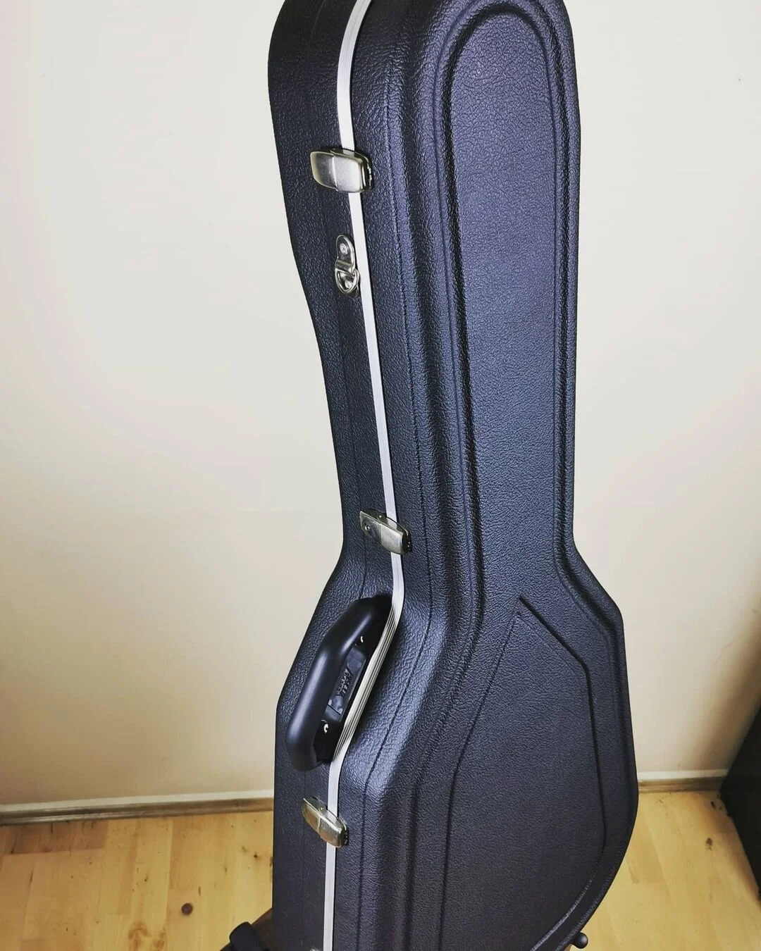 Hiscox Classical Guitar case (Rugged Flight Case) —