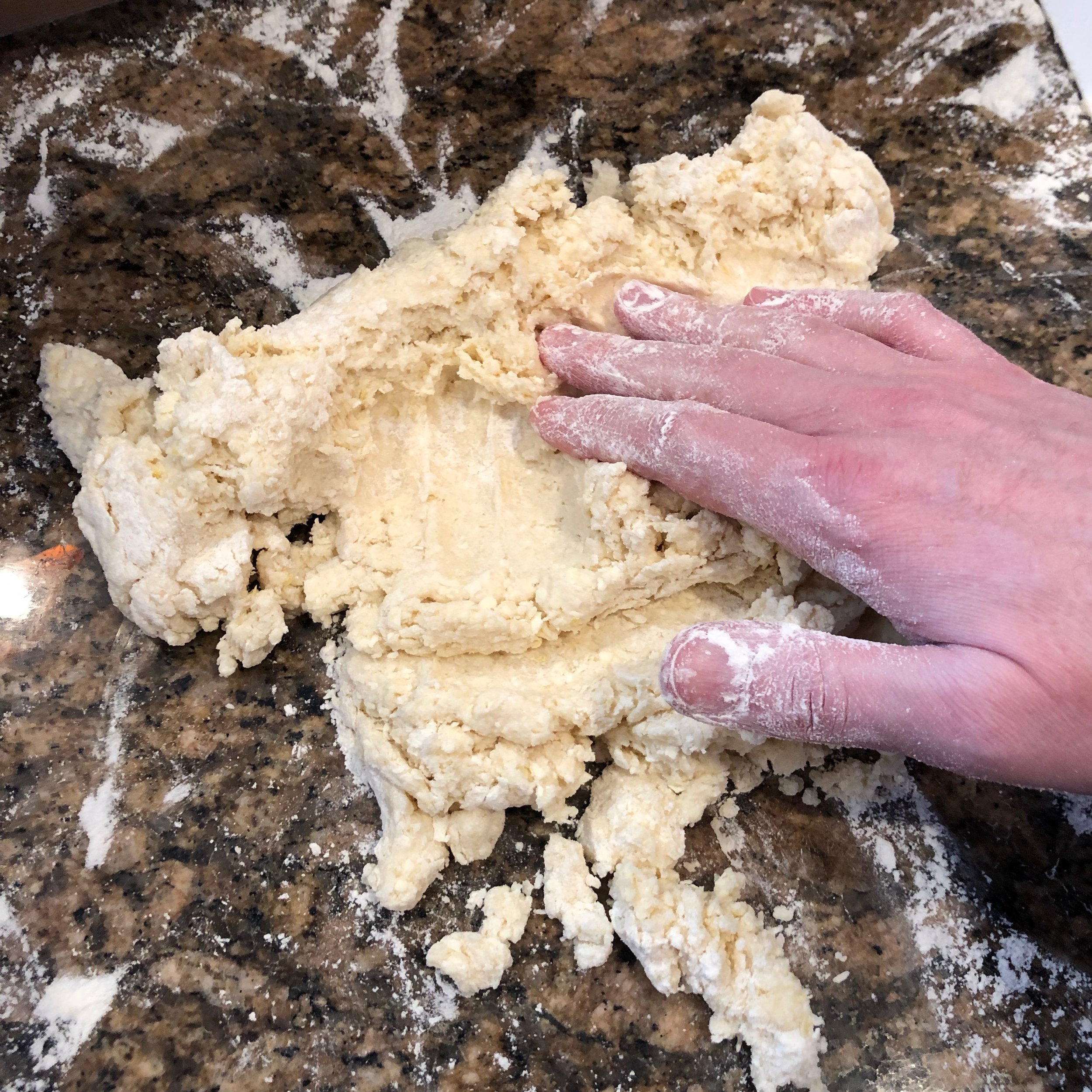  Kneading 6 to 8 times to make a rough ball. 