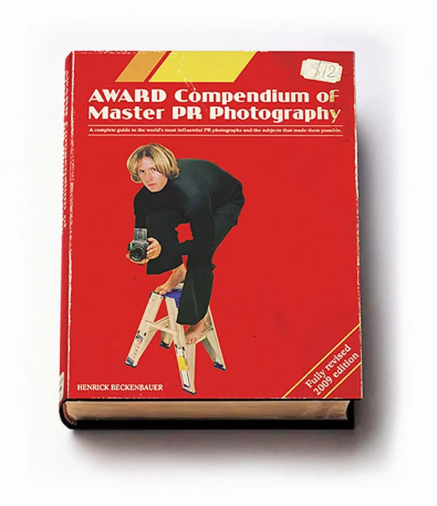 AWARD ANNUAL 2009 Shadow.jpg