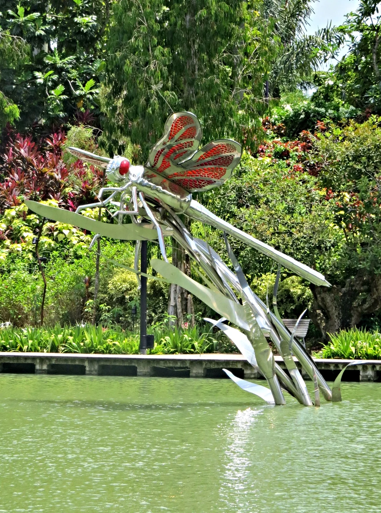 Statue in Dragonfly Lake
