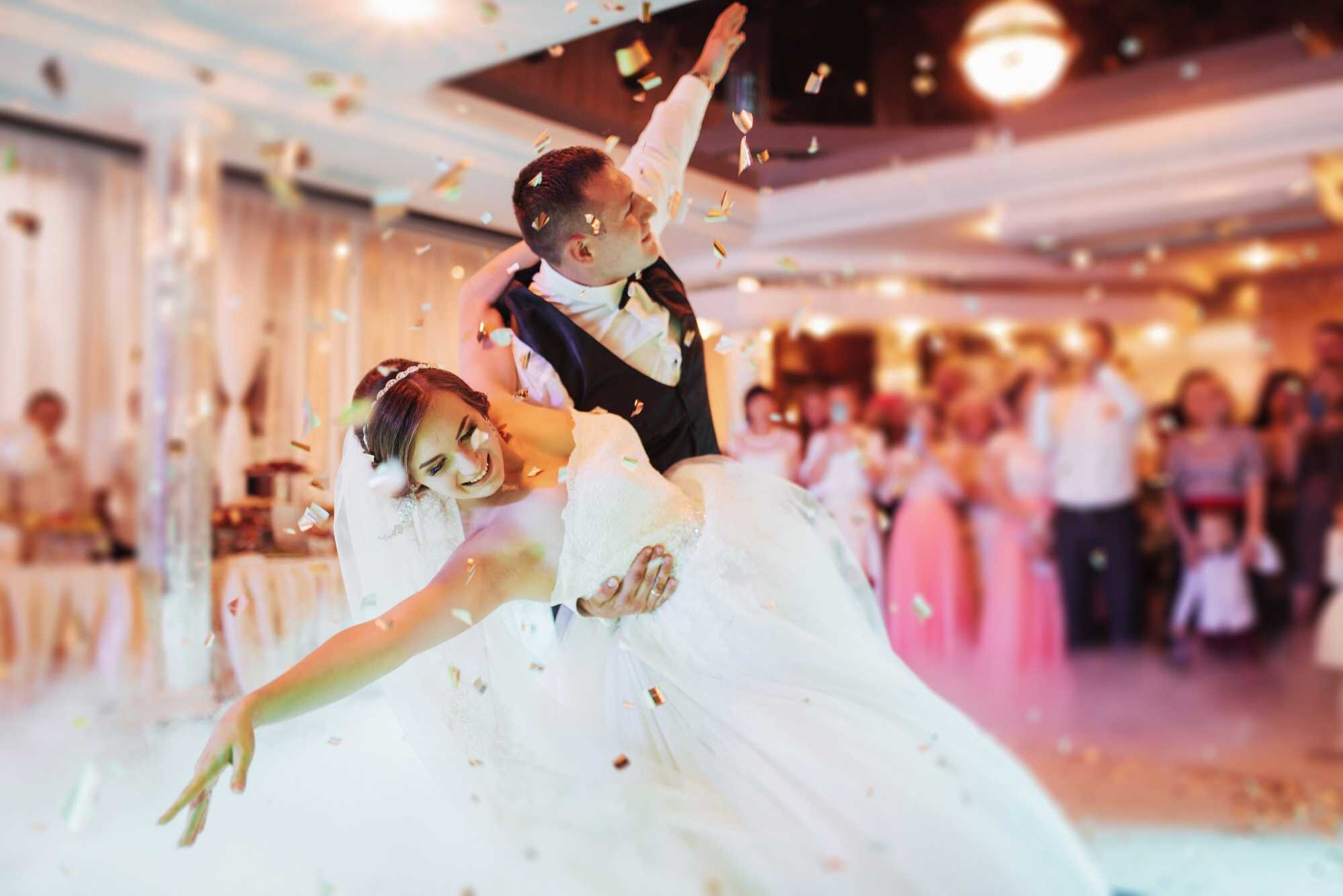 Wedding Dip_Bride-Groom_Confetti.jpg