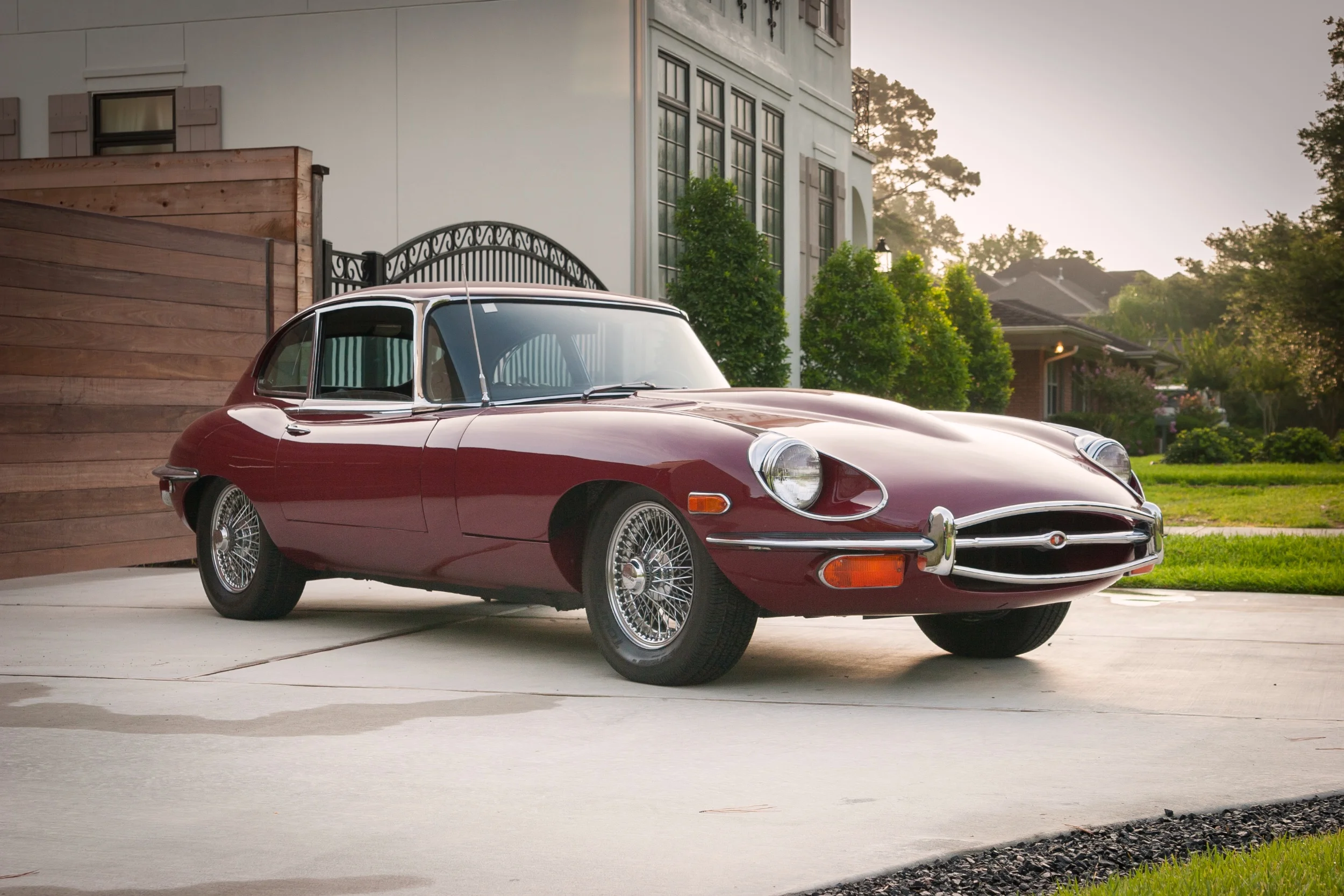 014_Jaguar_XKE_2+2_-9199.jpg