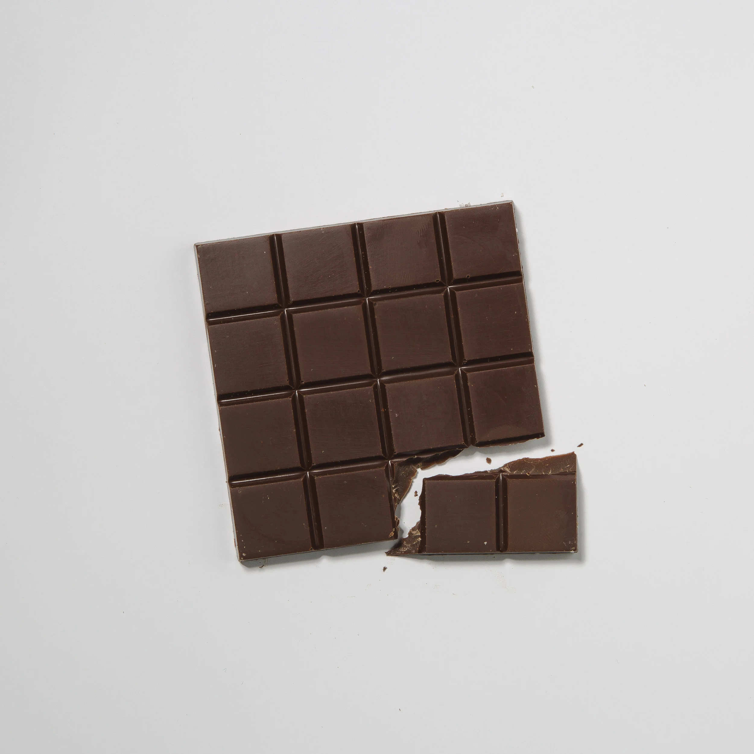FlintChocolate_Almond_Broken.jpg