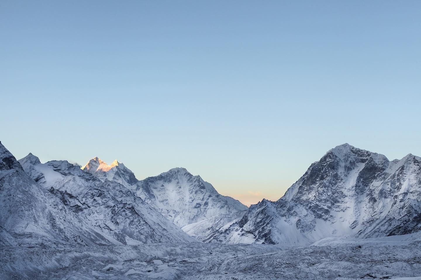Sunrise at Everest base camp, Himalayas, Nepal, 2017 🇳🇵