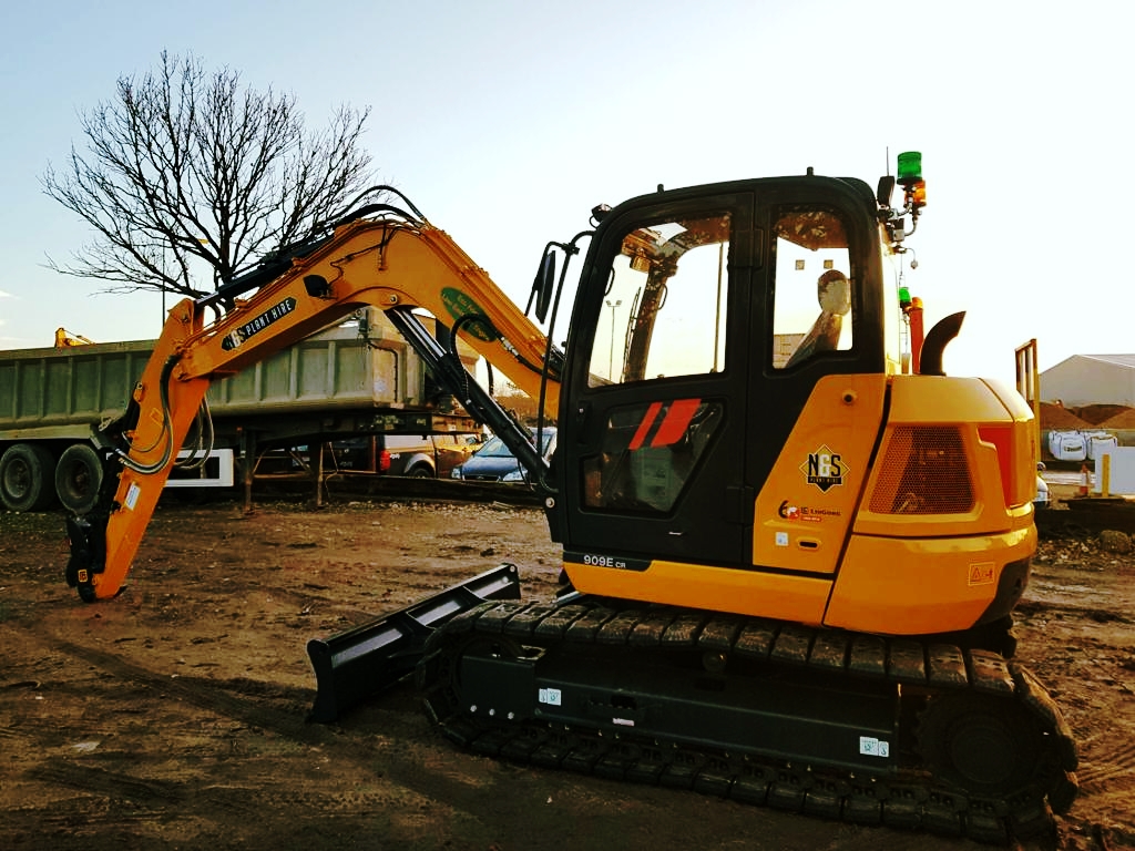 excavator beccles