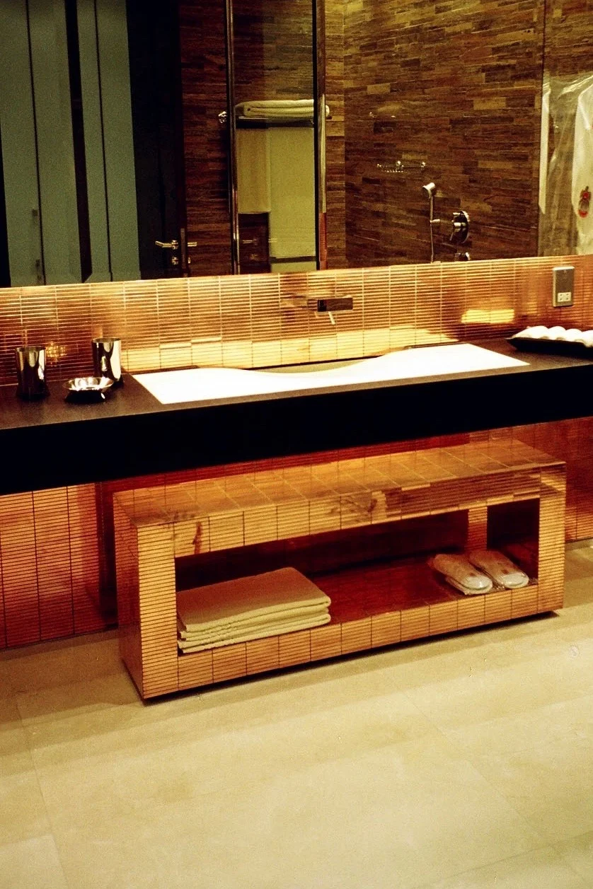 26 guest bathroom Al Wathba left.jpg