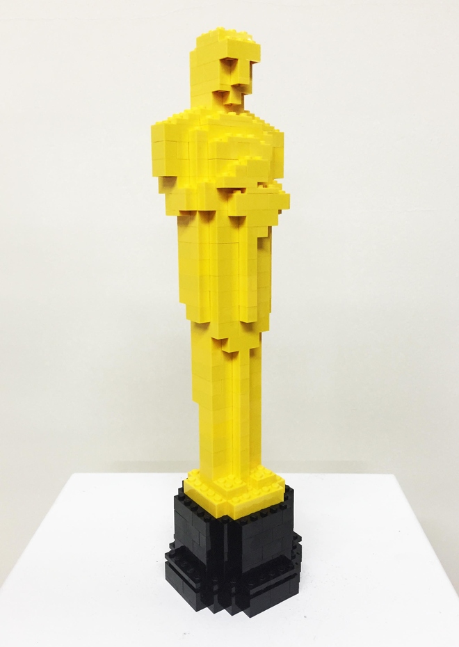 Oscar Statue