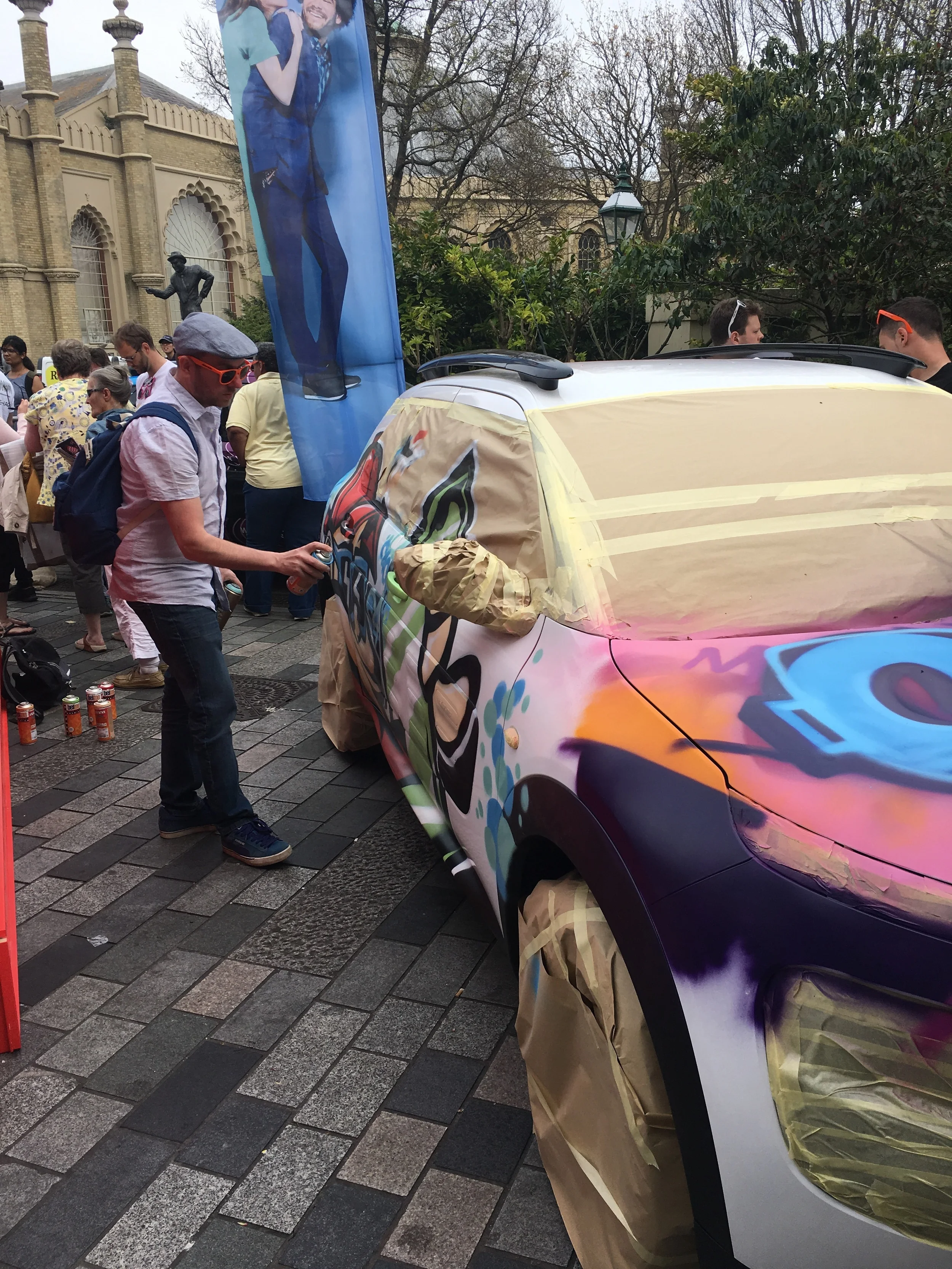 Spray painting in Fringe City 
