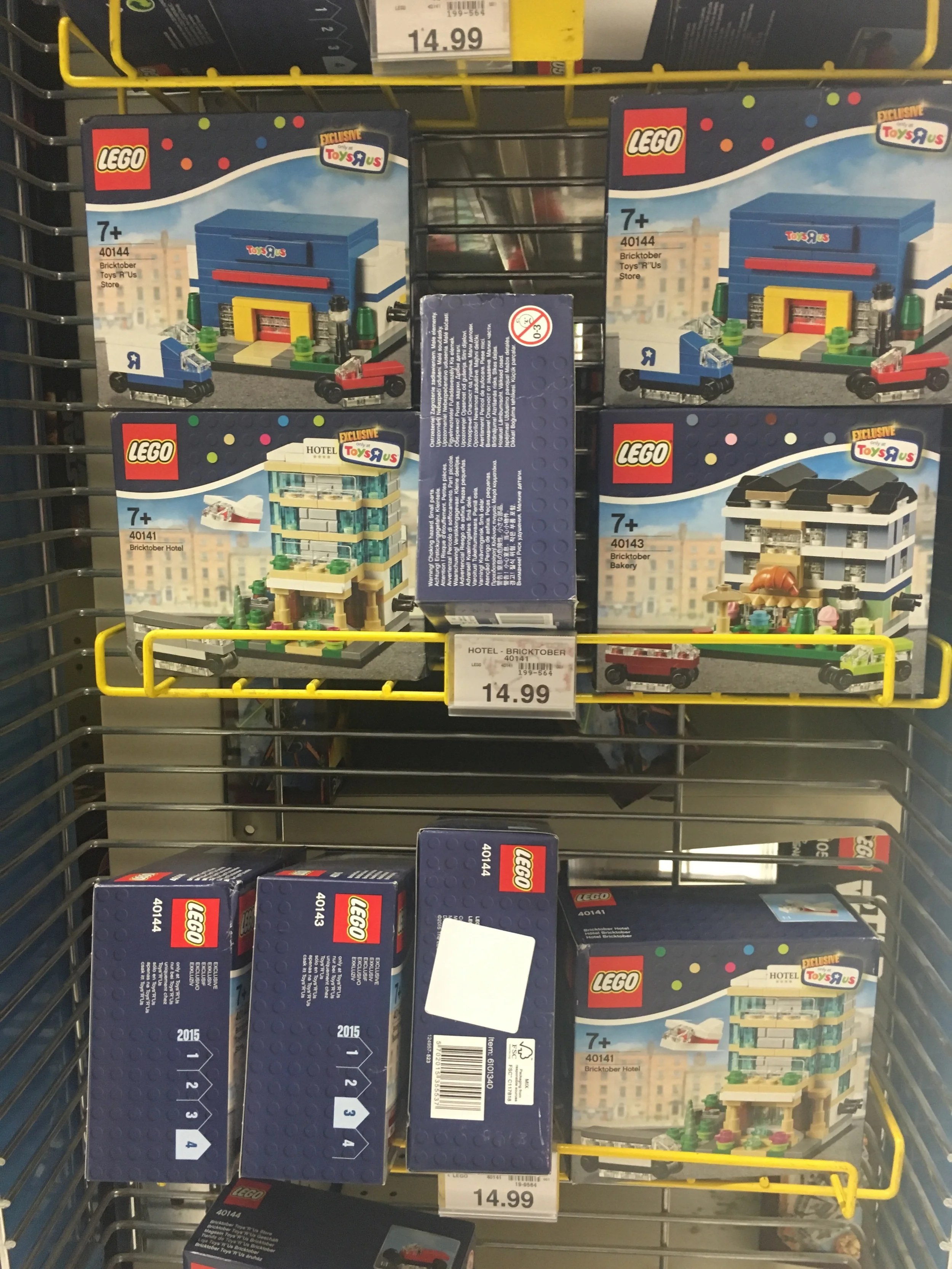 Exclusive Lego sets at Toys R Us