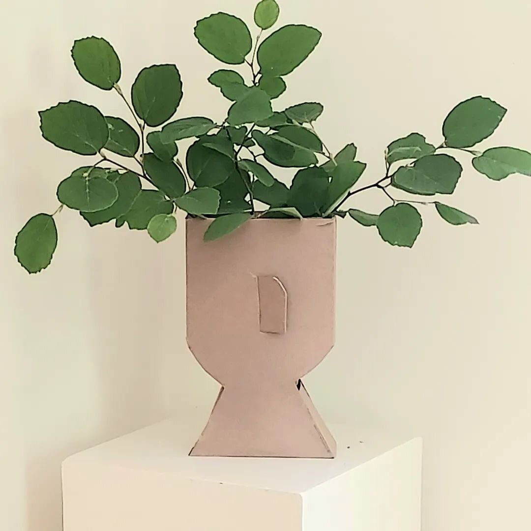 Thinking green thoughts! I posted these Boxheads (thanks to @piccolacrafts for the name!) a little while back.  To recap, it's made out of a cereal box. Awesome as-is, they can also sub for those trendy head vases currently taking over my feed.  How-