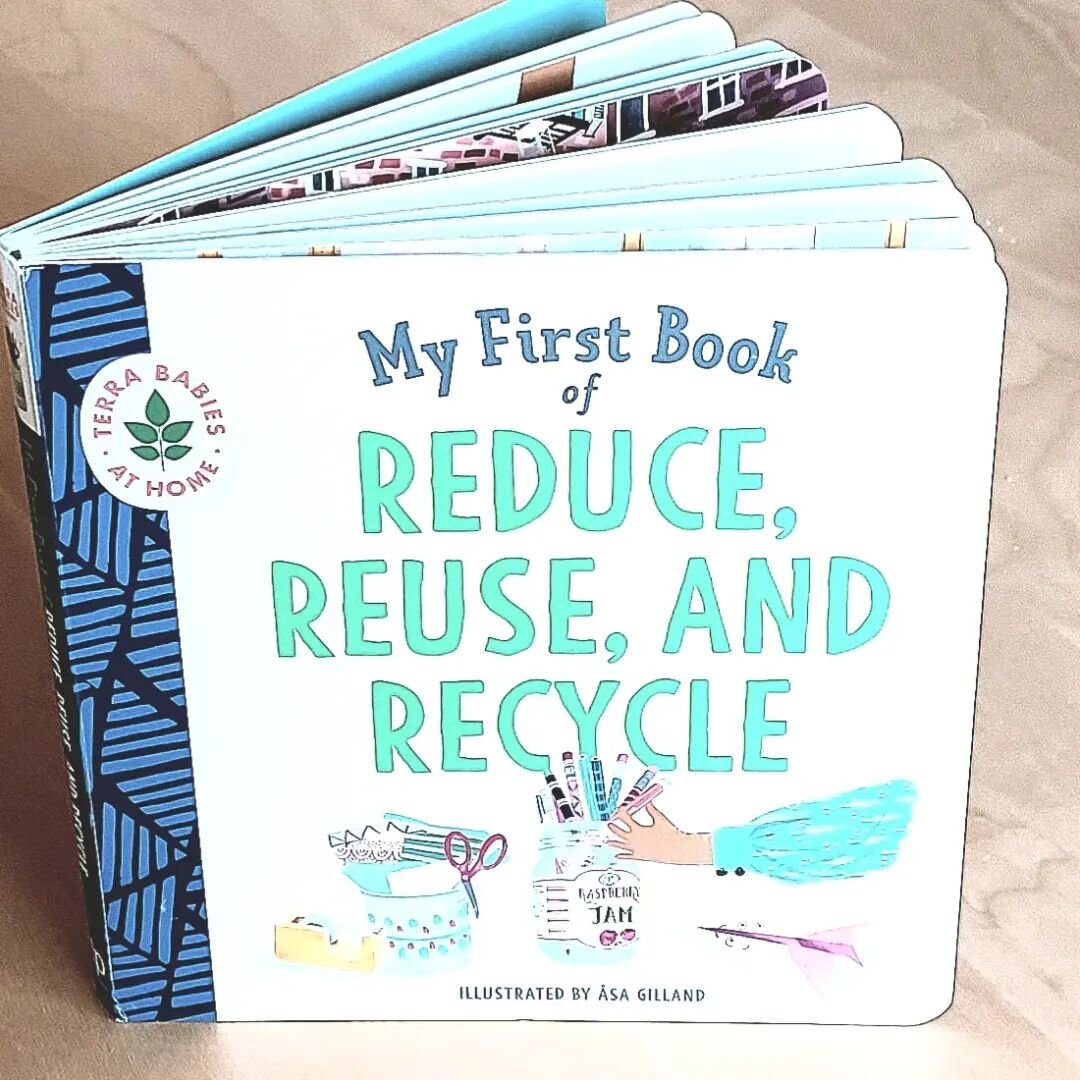VERY EXCITED to share this with you!
I was commissioned to create an original recycled craft for very little kids, for this awesome little board book that just came out.  It has beautiful illustrations by the incredibly talented @asagilland.
So as of