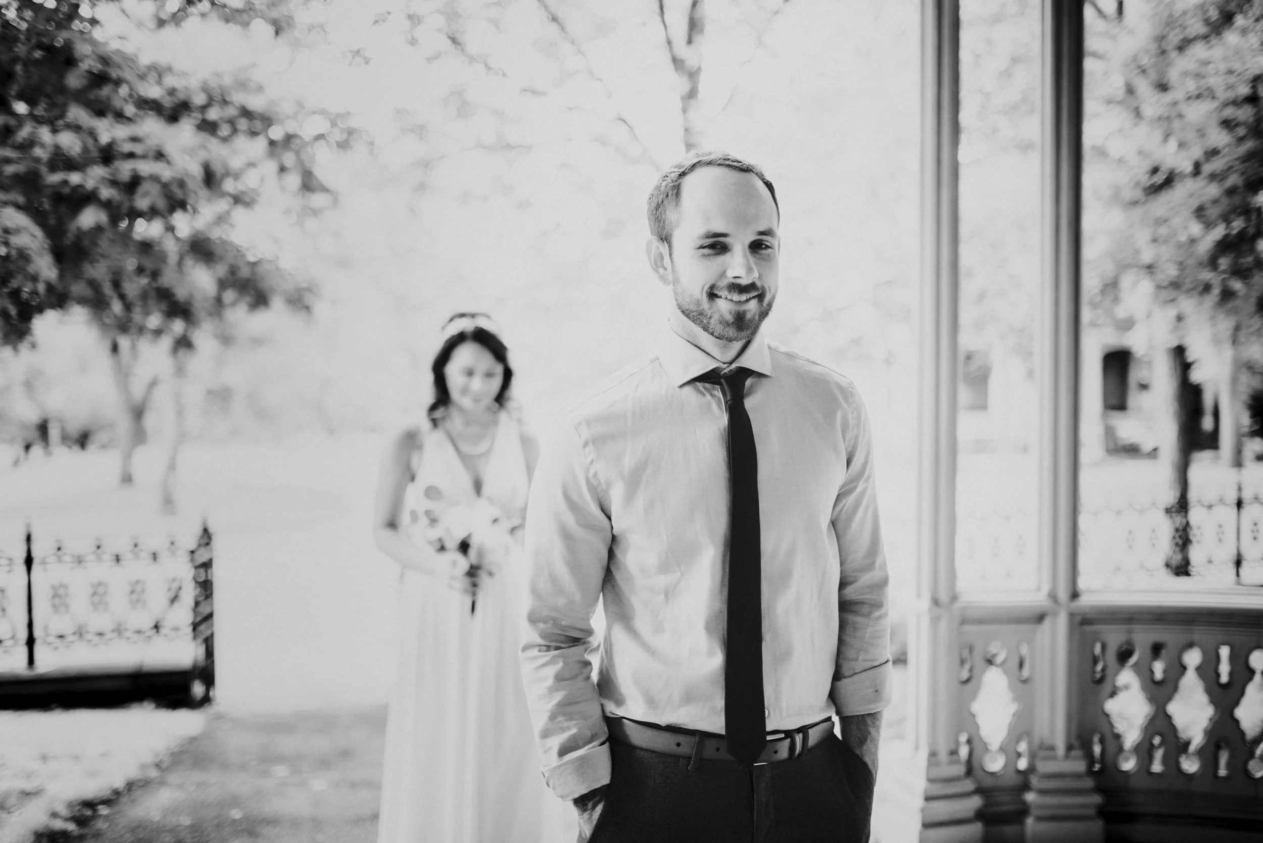 groom waiting for his first look