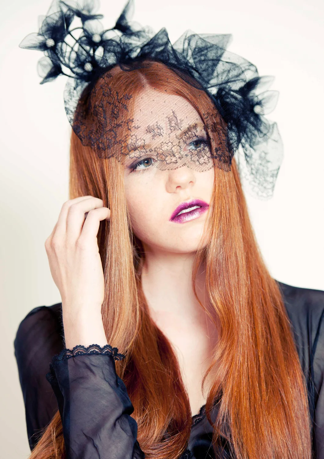Hat Carmen Capelli | Photo by Tabea Reusser | Make up & Hair Jarmila Kovacovsky