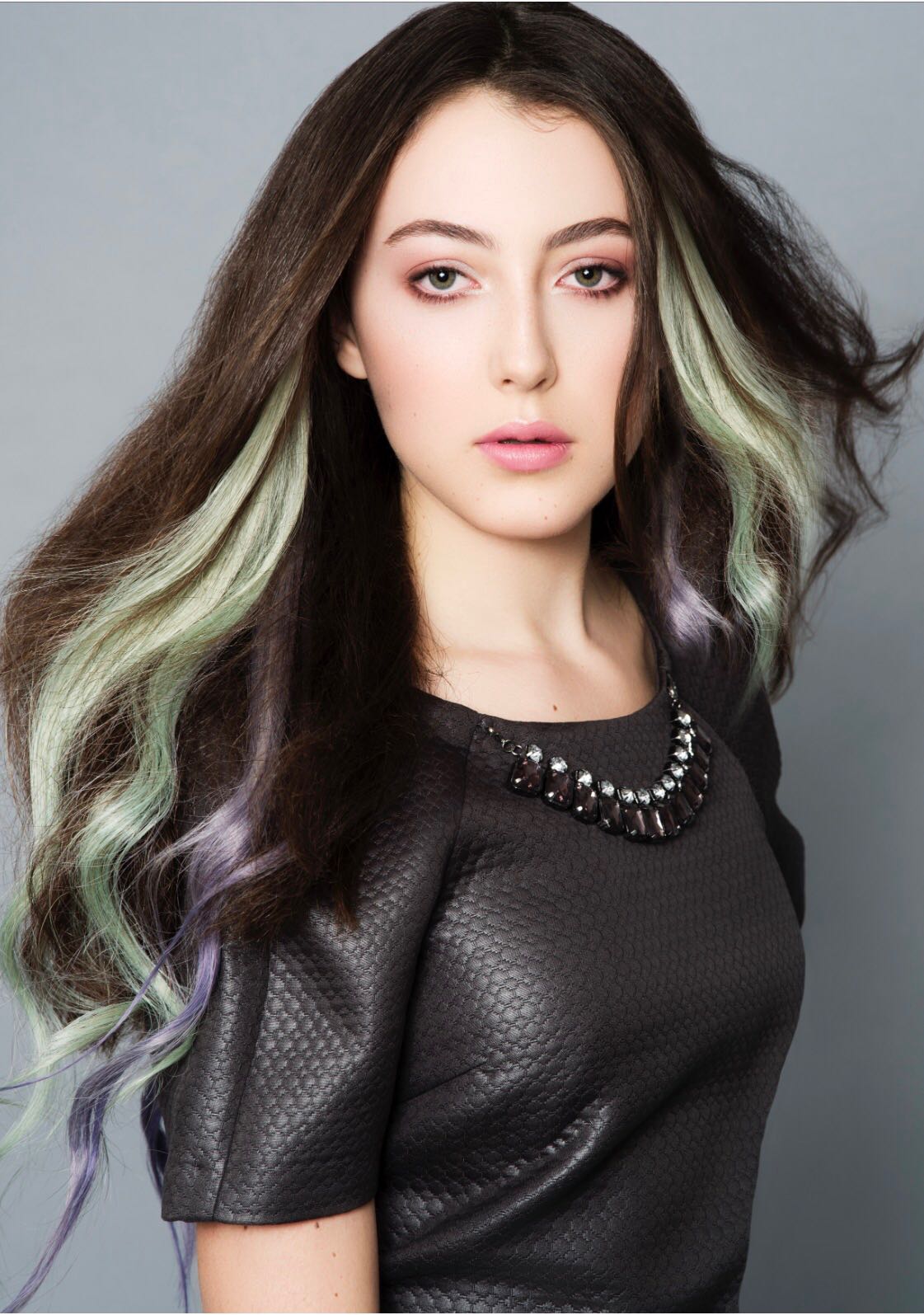 PHOTO SVEN WALLISER | HAIR BESIM HALIMI | MAKE UP JARMILA KOVACOVSKY 