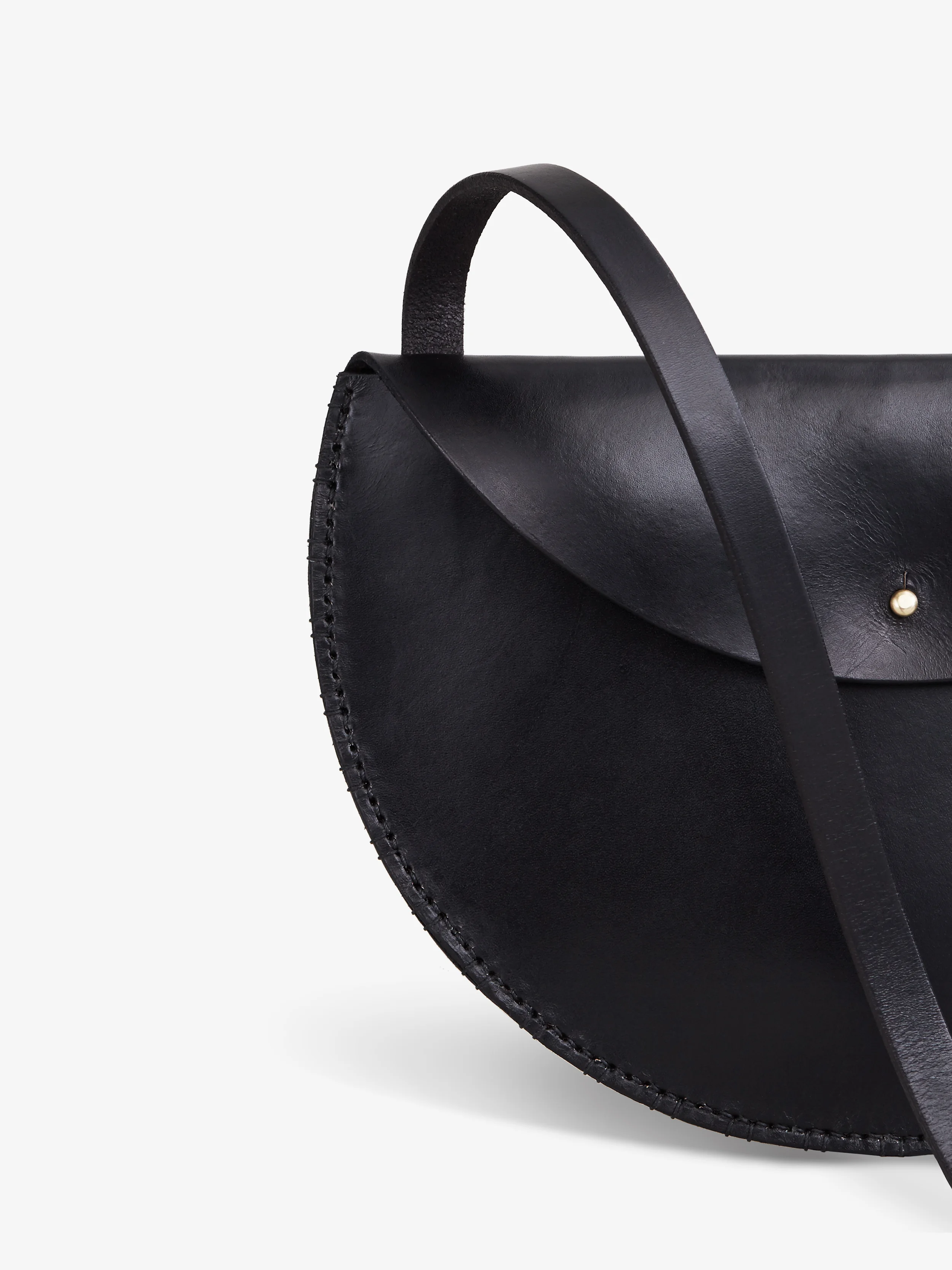 leather-semicircle-bag-product-detail-01-2500x3333.jpg