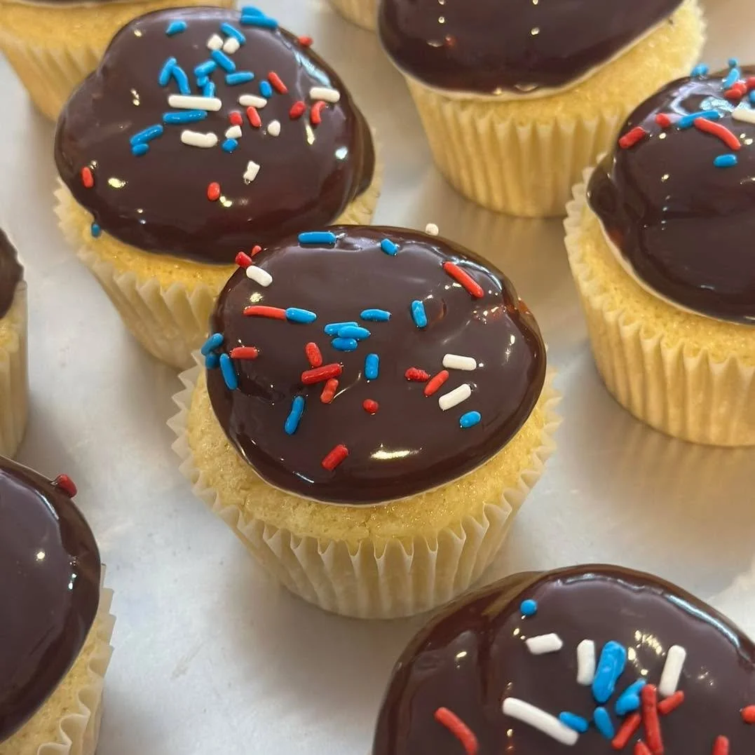 Super Bowl is in 5 days!  Pipe Dream Cupcakes will be baking a case full of Patriot themed cupcakes!  Available all week.  Pre-order your cupcakes if you want to guarantee your cupcakes. 
Link below with full menu and order form.

https://forms.gle/r
